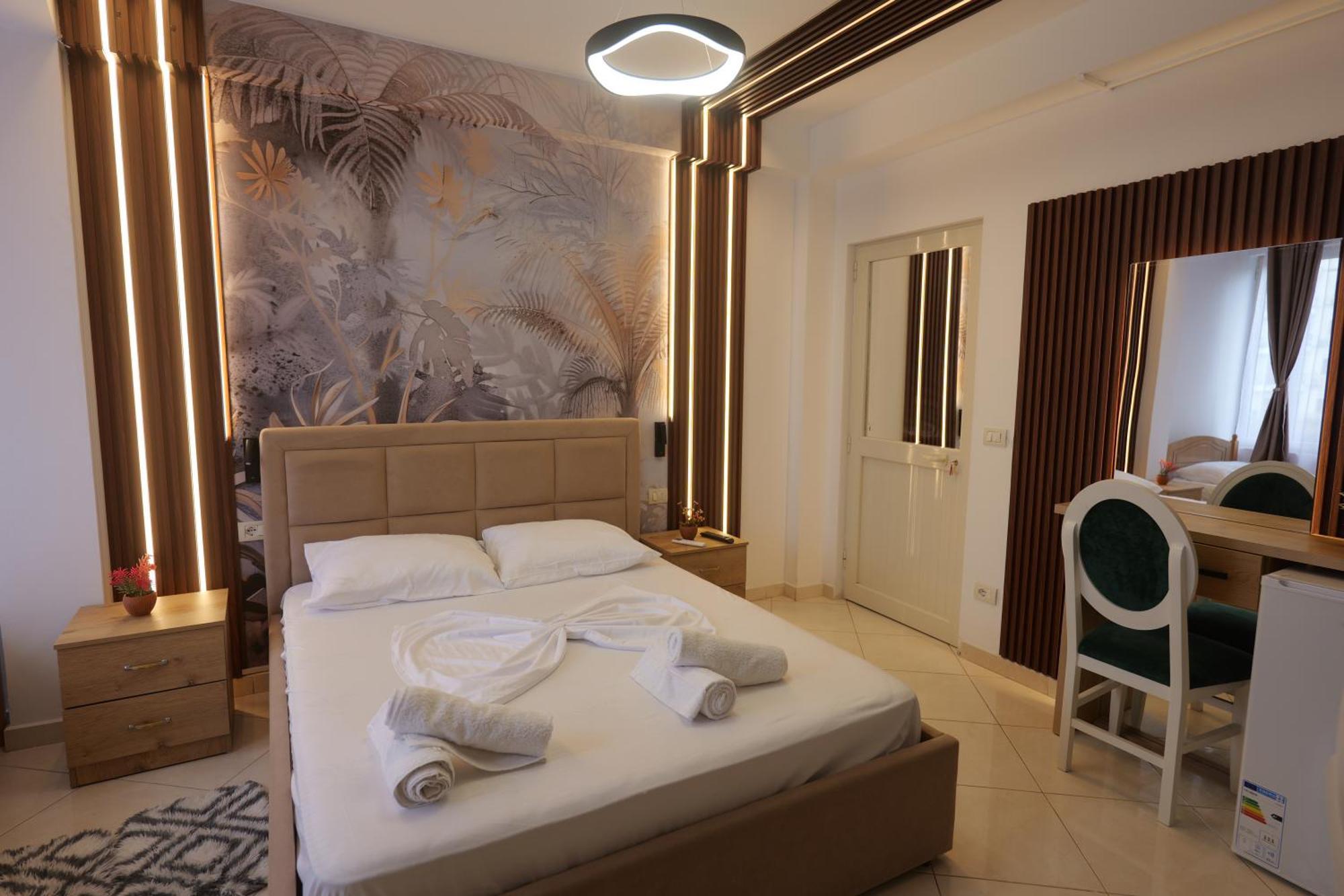 Golden Sleep Hostel Shkodër Buitenkant foto