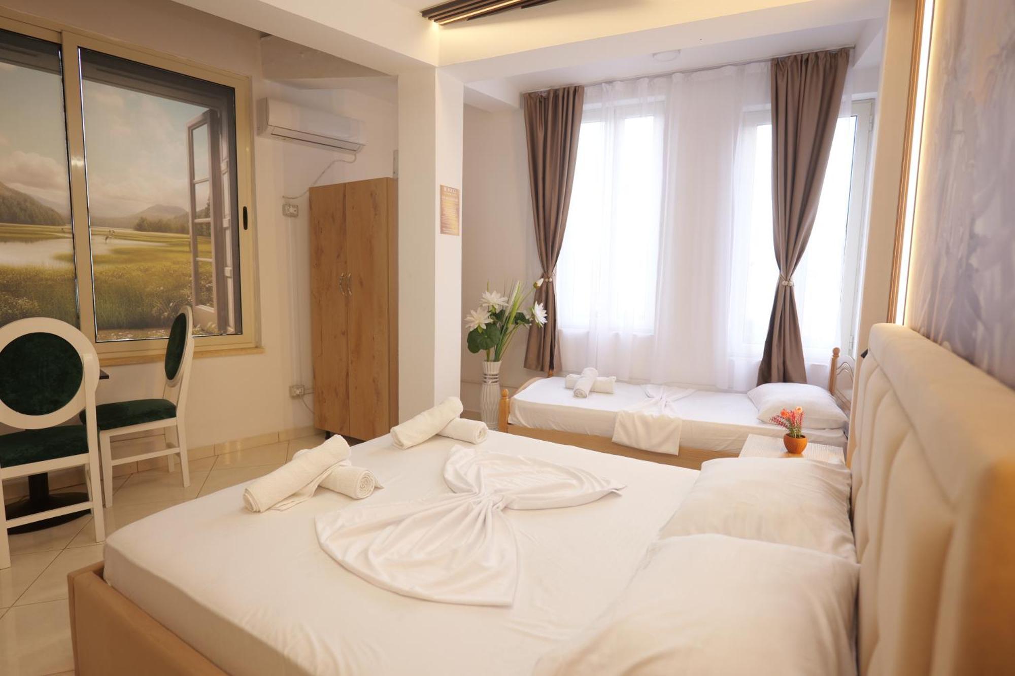 Golden Sleep Hostel Shkodër Buitenkant foto