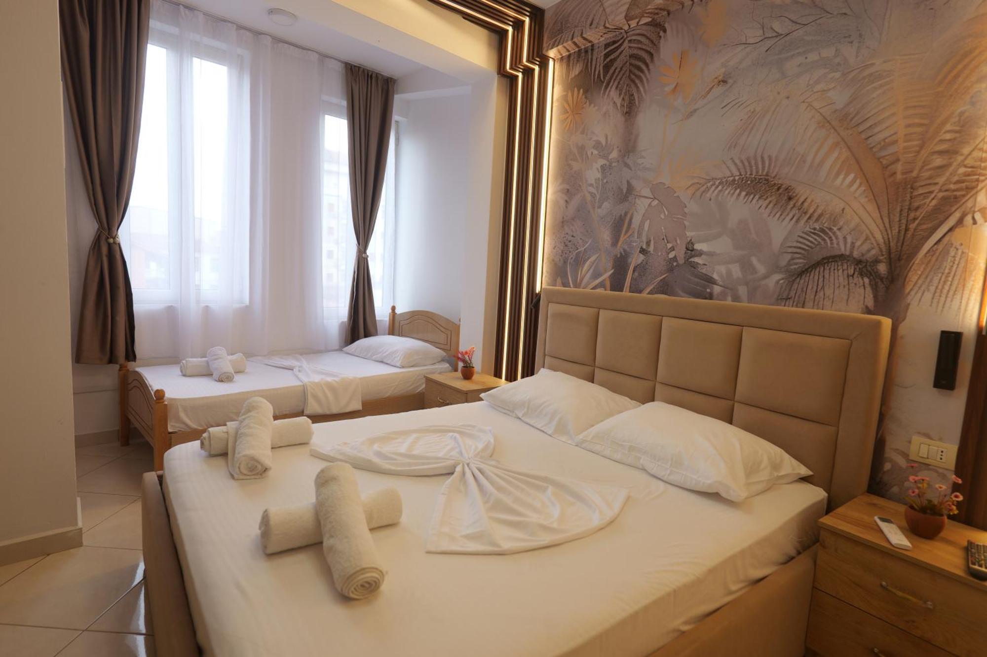 Golden Sleep Hostel Shkodër Buitenkant foto
