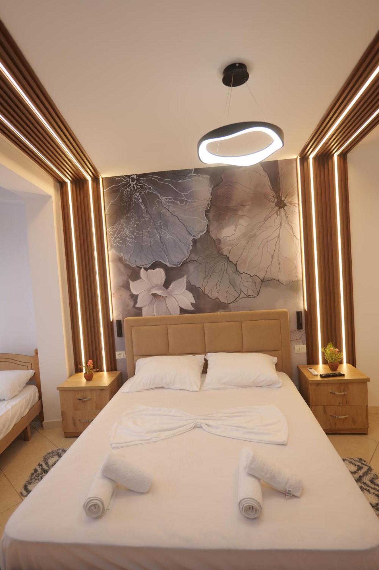 Golden Sleep Hostel Shkodër Buitenkant foto