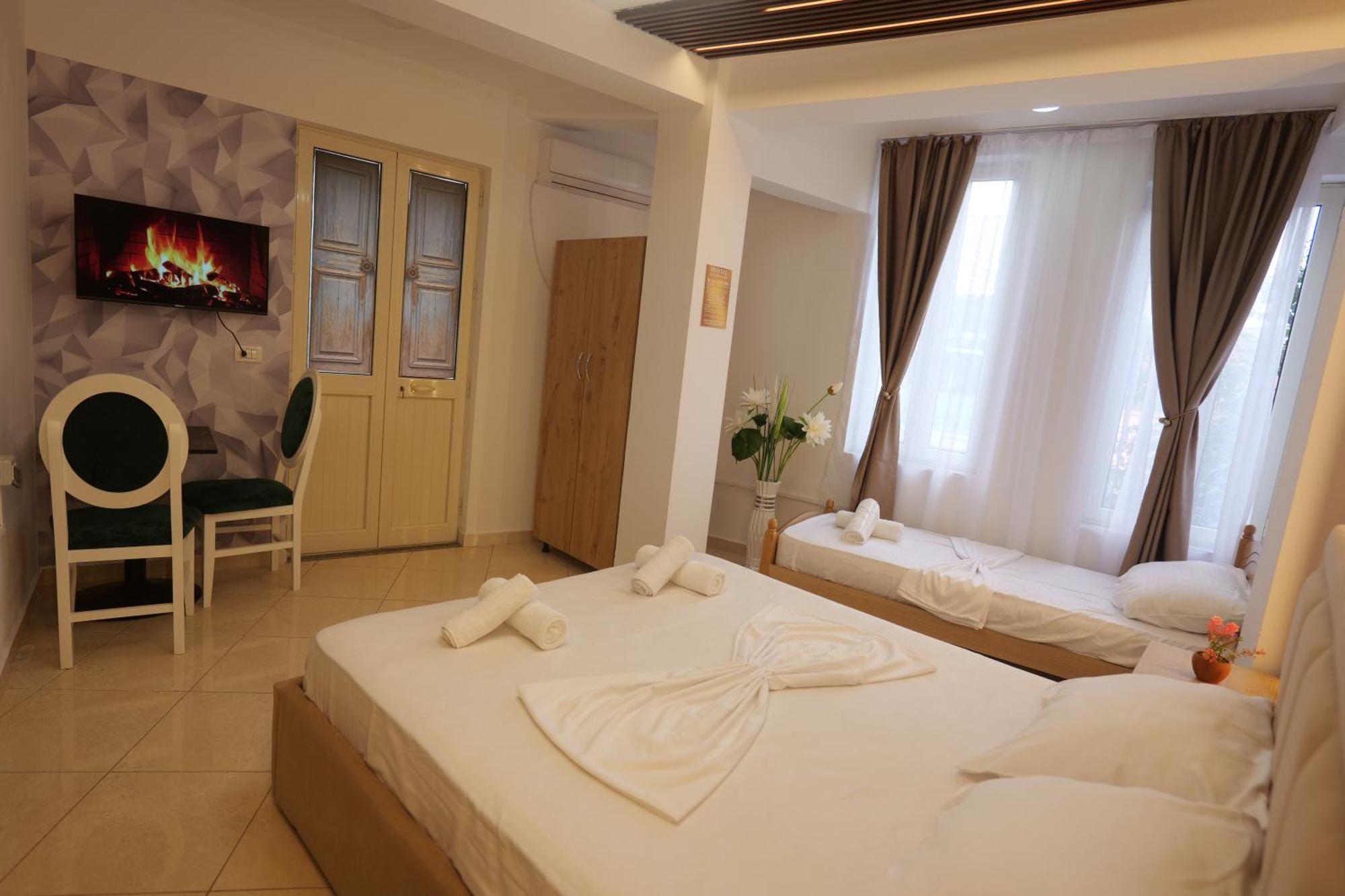 Golden Sleep Hostel Shkodër Buitenkant foto