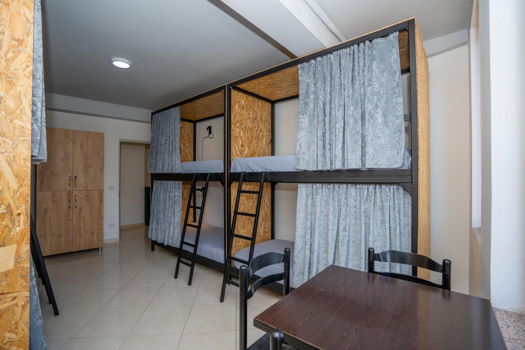 Golden Sleep Hostel Shkodër Buitenkant foto