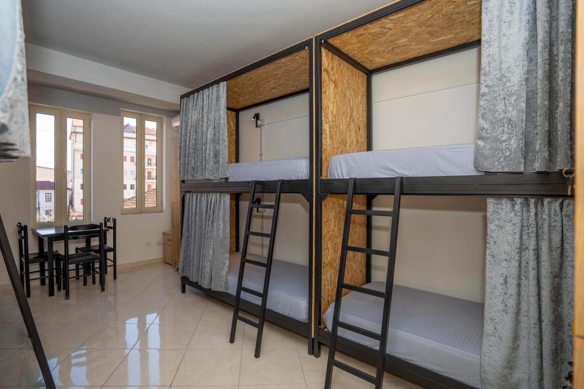 Golden Sleep Hostel Shkodër Buitenkant foto