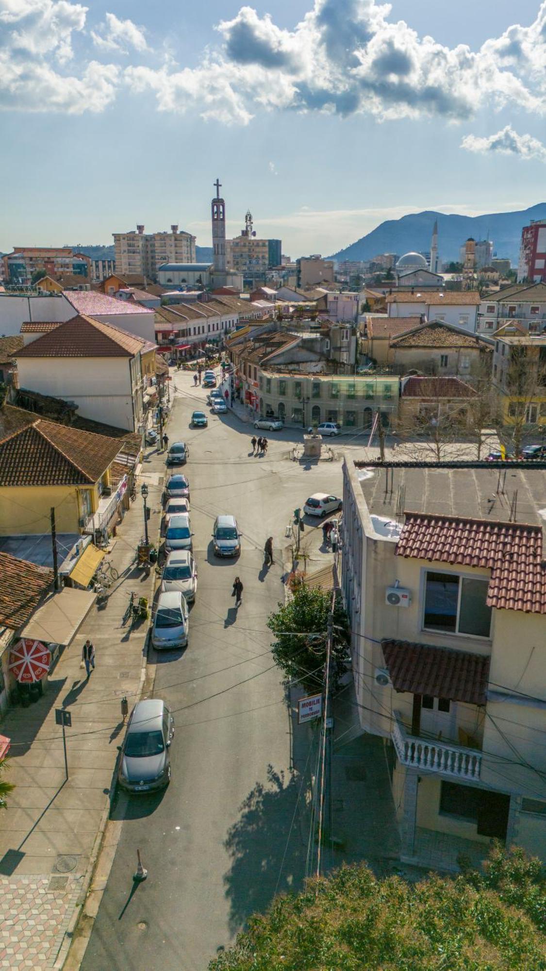 Golden Sleep Hostel Shkodër Buitenkant foto